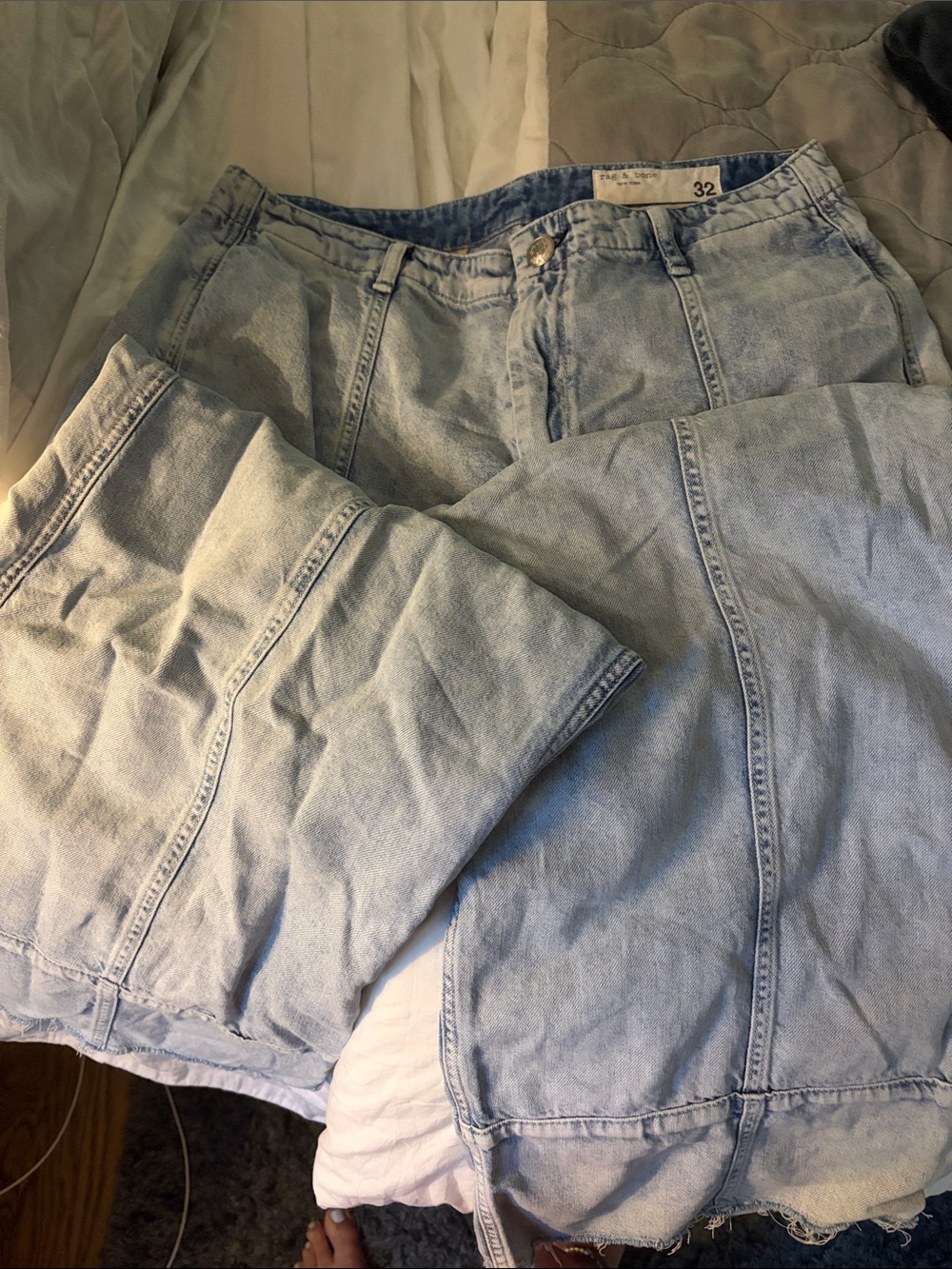 rag & bone Light Wash women’s frayed edge trouser style Jeans sz 32